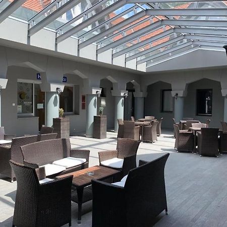 Hotel Zodiaco Szekszárd Esterno foto