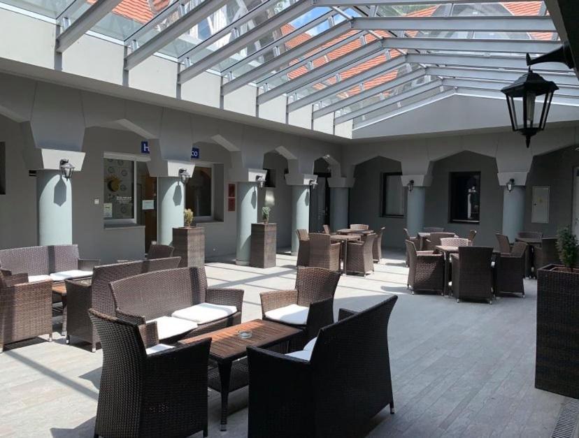 Hotel Zodiaco Szekszárd Esterno foto